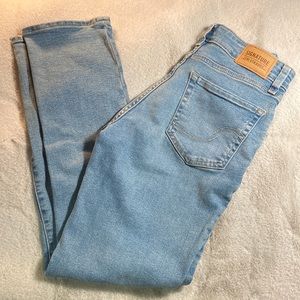 Light wash Levi boyfriend jeans